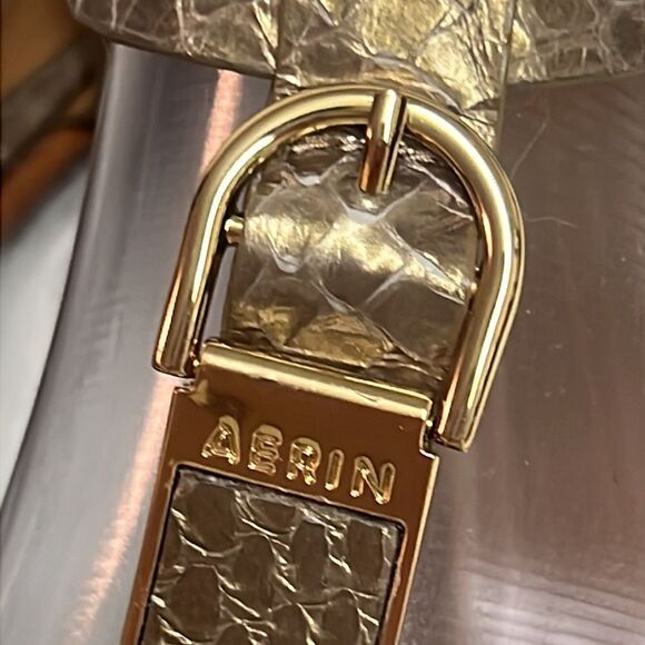 AERIN | Leather T-Strap Good Snake shin Sandals - Picture 5 of 11